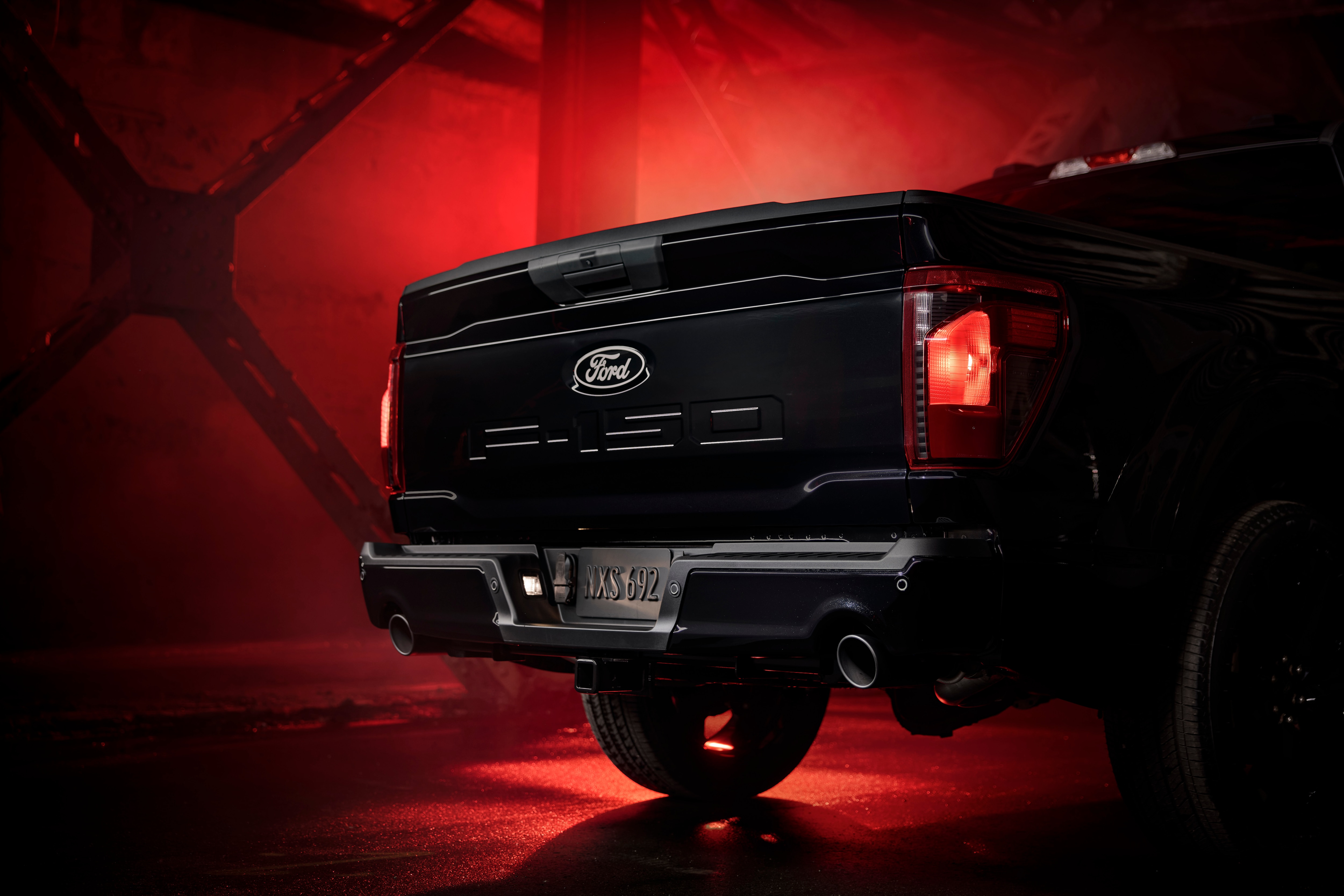 Dual exhaust tips come standard with the Lobo.